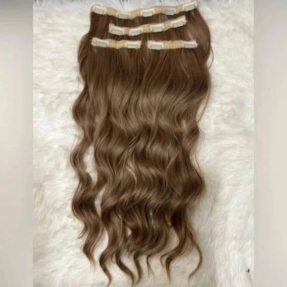 Dark Blonde hair extensions - Picture 4 of 7